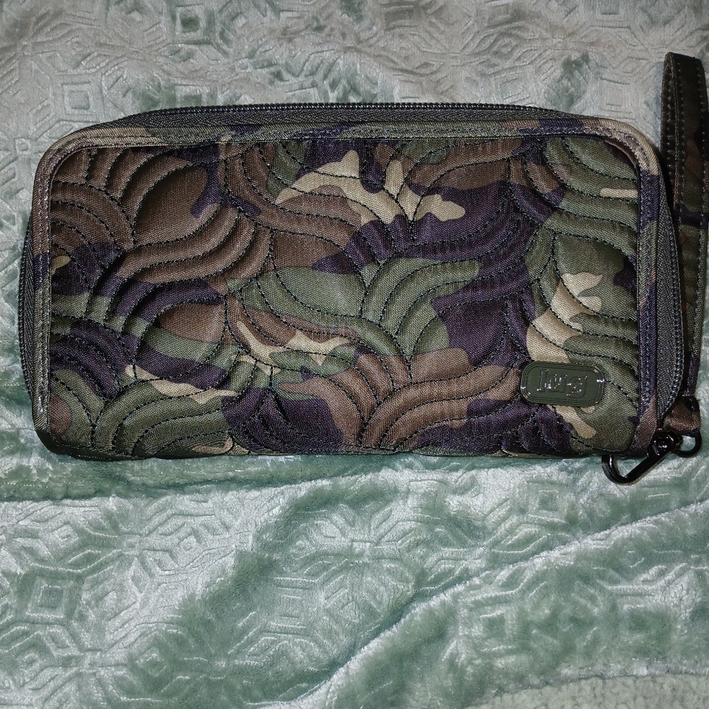 Lug Splitz green camo wallet